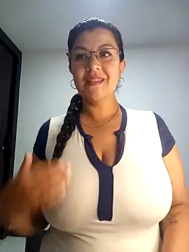CelesteAlvarez1989 online show from 05-06-26, 05:00