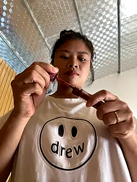 Snapshot of sara-xx chatting on 11-26-25, 08:03 sara-xx online show from 11-26-25, 08:03