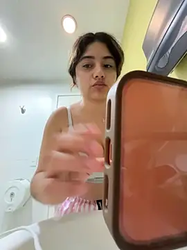 Snapshot of Monica17 chatting on 06-17-26, 06:24 Monica17 online show from 06-17-26, 06:24