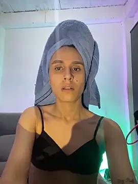 Isabella Hillss online show from 12-03-25, 12:01