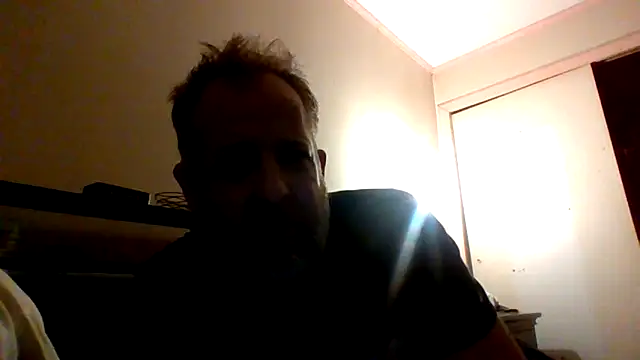 Snapshot of Mikey40wv chatting on 11-17-25, 11:31 Mikey40wv online show from 11-17-25, 11:31