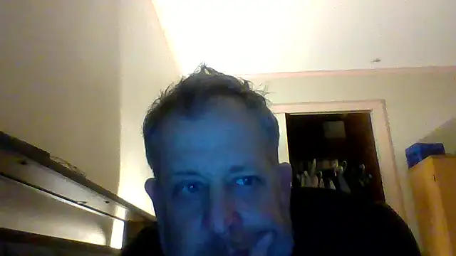 Snapshot of Mikey40wv chatting on 11-16-25, 11:04 Mikey40wv online show from 11-16-25, 11:04