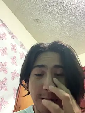 Snapshot of algila08 chatting on 11-15-25, 01:09 algila08 online show from 11-15-25, 01:09