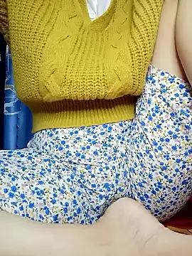 Snapshot of subeo-00 chatting on 12-17-25, 11:21 subeo-00 online show from 12-17-25, 11:21