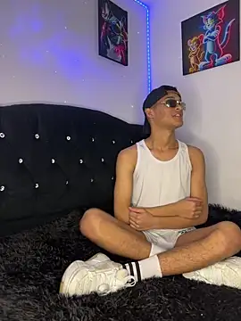 Luigi cumming1 online show from 11-18-25, 08:28