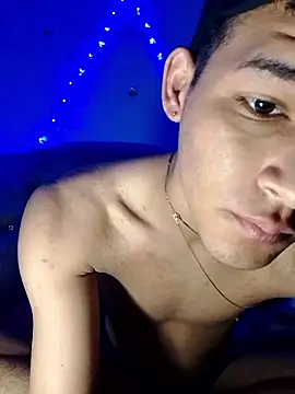 Luigi cumming1 online show from 12-16-25, 06:23