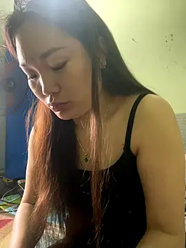 Snapshot of ryry-cute chatting on 11-18-25, 03:32 ryry-cute online show from 11-18-25, 03:32