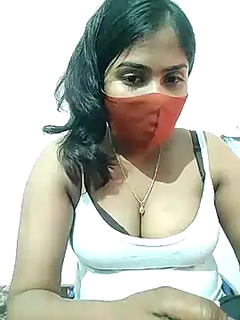 Snapshot of Red_Love_1 chatting on 01-12-26, 05:20 Red Love 1 online show from 01-12-26, 05:20