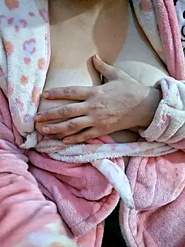 mnbvcxzqwertyuiop1235 online show from 12-18-25, 12:09