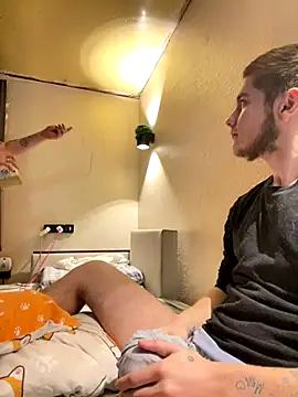 Snapshot of FamSeXXX chatting on 11-16-25, 01:27 FamSeXXX online show from 11-16-25, 01:27