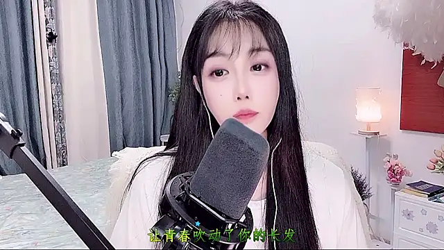 Snapshot of Laura_520 chatting on 06-25-26, 02:00 Laura 520 online show from 06-25-26, 02:00