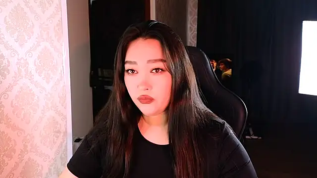 Emma Uilson online show from 11-20-25, 09:21