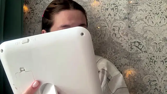 Emily lyy online show from 12-03-25, 09:20