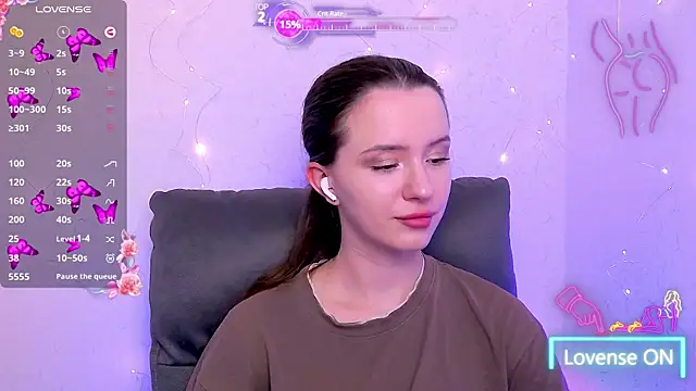 Snapshot of BellaVelure6767 chatting on 05-23-26, 02:43 BellaVelure6767 online show from 05-23-26, 02:43