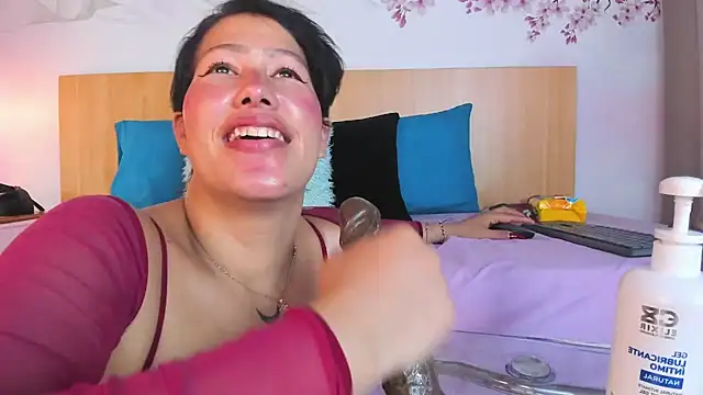 Laura Torress online show from 07-02-26, 03:23