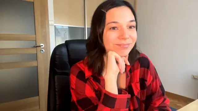 TreasaDolecki online show from 11-19-25, 10:59