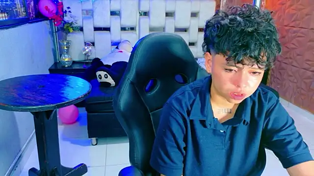 lunabustygirl online show from 01-17-26, 07:12