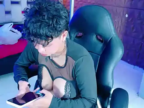 lunabustygirl online show from 02-02-26, 05:12