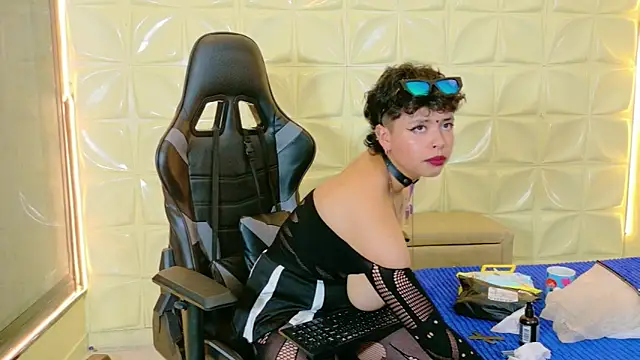 lunabustygirl online show from 03-05-26, 12:07