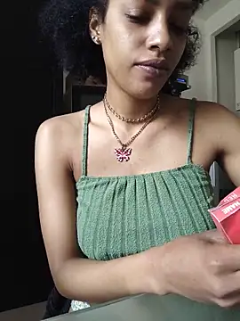 Snapshot of chanell95 chatting on 05-18-26, 07:35 chanell95 online show from 05-18-26, 07:35