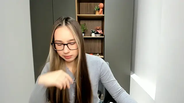 Snapshot of ZitaCring chatting on 11-16-25, 05:12 ZitaCring online show from 11-16-25, 05:12