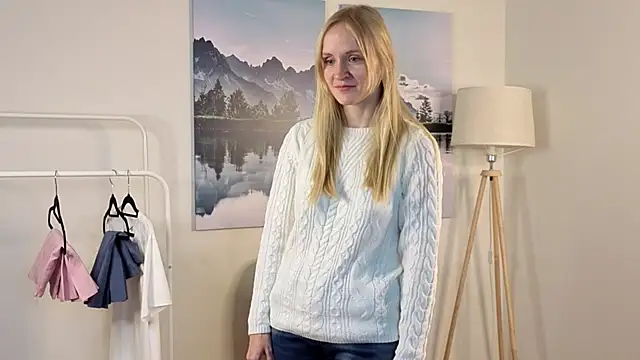 Snapshot of ToshiaPotvin chatting on 11-15-25, 08:29 ToshiaPotvin online show from 11-15-25, 08:29