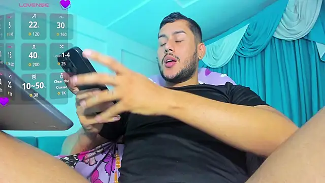 Latino Hot Boy online show from 11-19-25, 04:45