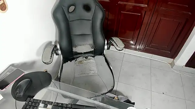 Hot play18 online show from 01-08-26, 03:51