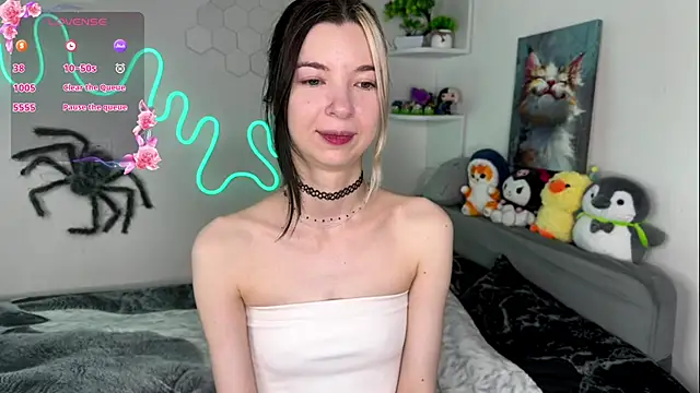 Snapshot of Emmie_shy chatting on 05-20-26, 08:39 Emmie shy online show from 05-20-26, 08:39