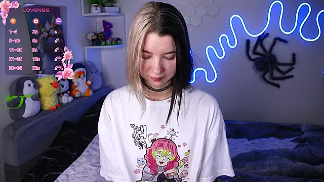 Emmie shy online show from 04-14-26, 07:30