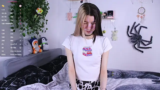 Emmie shy online show from 12-17-25, 12:54