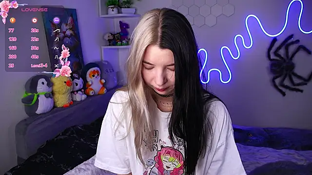 Emmie shy online show from 04-10-26, 08:49