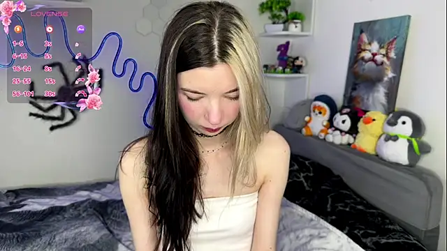 Snapshot of Emmie_shy chatting on 06-01-26, 09:14 Emmie shy online show from 06-01-26, 09:14