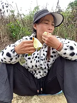 Snapshot of pitty_mymi chatting on 03-05-26, 03:47 pitty mymi online show from 03-05-26, 03:47