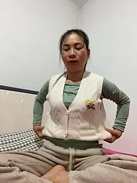 Snapshot of pitty_mymi chatting on 04-01-26, 07:44 pitty mymi online show from 04-01-26, 07:44