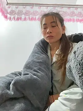 Snapshot of pitty_mymi chatting on 03-12-26, 08:35 pitty mymi online show from 03-12-26, 08:35