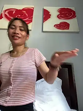 Snapshot of pitty_mymi chatting on 03-27-26, 06:22 pitty mymi online show from 03-27-26, 06:22