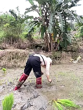 Snapshot of pitty_mymi chatting on 03-12-26, 08:29 pitty mymi online show from 03-12-26, 08:29