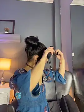 Snapshot of AmbarOishi__ chatting on 01-06-26, 02:10 AmbarOishi online show from 01-06-26, 02:10