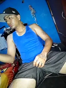 Snapshot of Max_hotsexy chatting on 11-18-25, 03:04 Max hotsexy online show from 11-18-25, 03:04