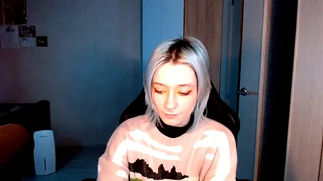 SophiaLur online show from 11-20-25, 03:23