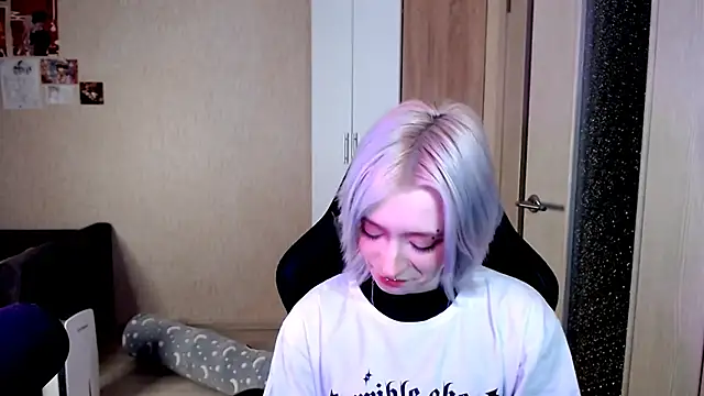 SophiaLur online show from 11-30-25, 02:29