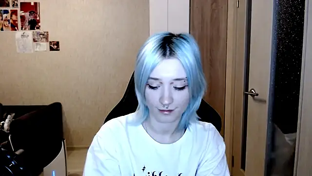 SophiaLur online show from 11-17-25, 03:49