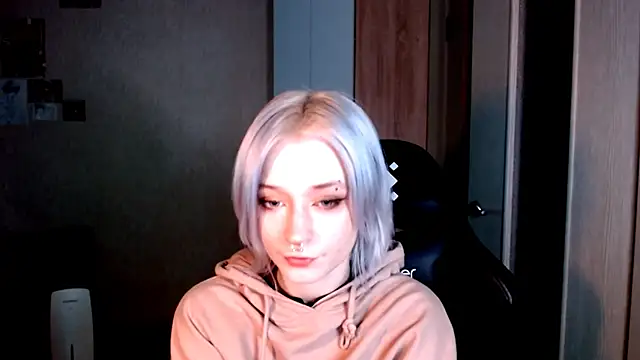 SophiaLur online show from 11-24-25, 03:23