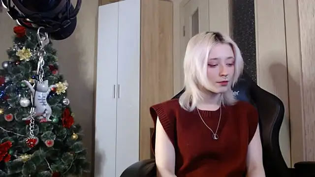 SophiaLur online show from 01-12-26, 04:58