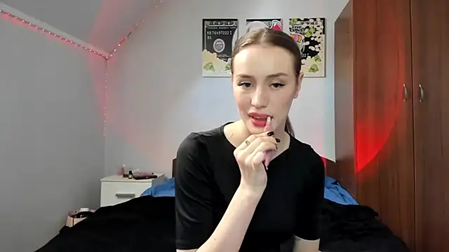 Snapshot of tinyglow chatting on 01-09-26, 08:27 tinyglow online show from 01-09-26, 08:27