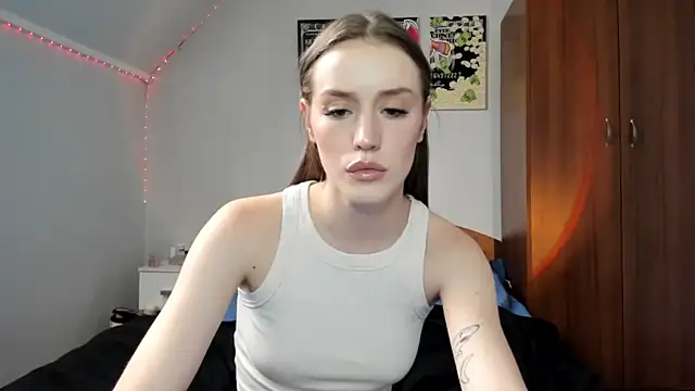 Snapshot of tinyglow chatting on 01-13-26, 06:50 tinyglow online show from 01-13-26, 06:50