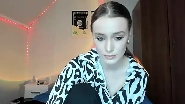 tinyglow online show from 04-09-26, 09:54