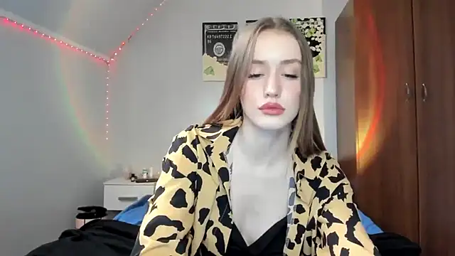 Snapshot of tinyglow chatting on 01-14-26, 07:50 tinyglow online show from 01-14-26, 07:50