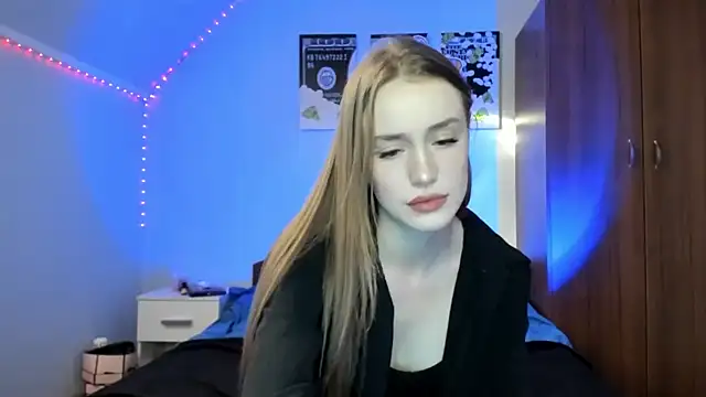 Snapshot of tinyglow chatting on 02-07-26, 09:34 tinyglow online show from 02-07-26, 09:34